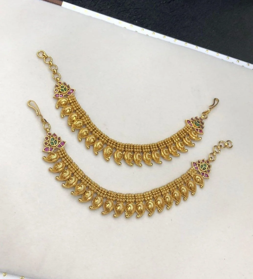 Kempu Stone Ear Matal Chain